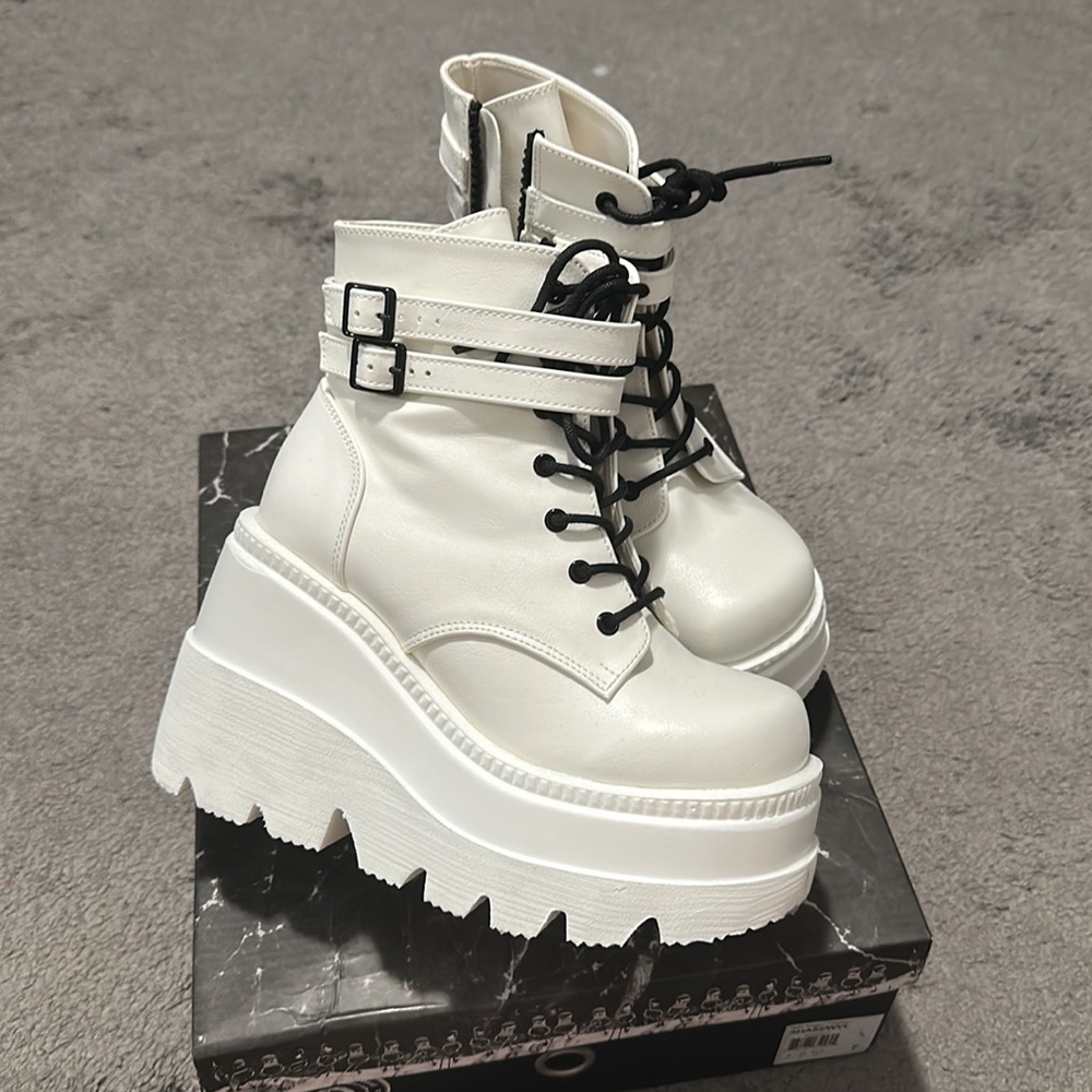 Demonia White Shaker Platforms size 7